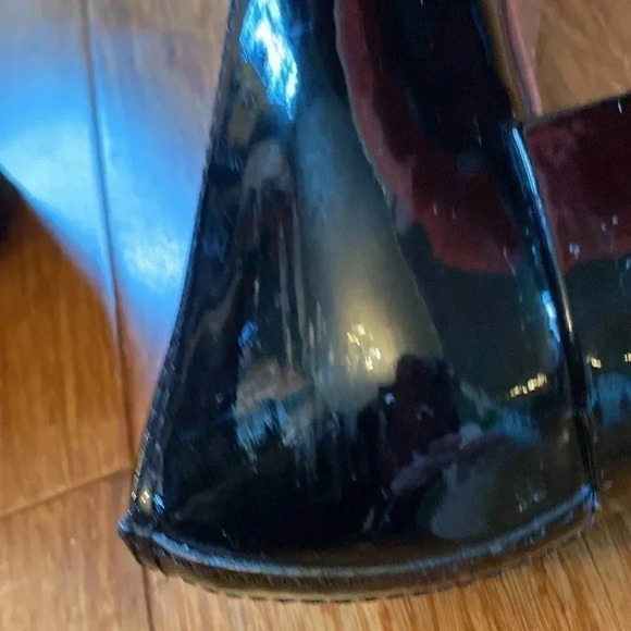 Tory Burch - black leather round toe chunky heel - gold accents size 7 - Picture 8 of 10